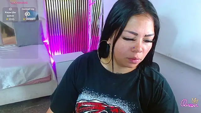 martinna tay online show from 04-28-26, 03:11