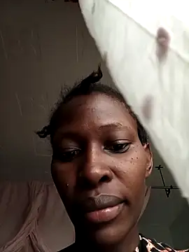 LOVELY-2BERRY online show from 12-18-25, 05:02