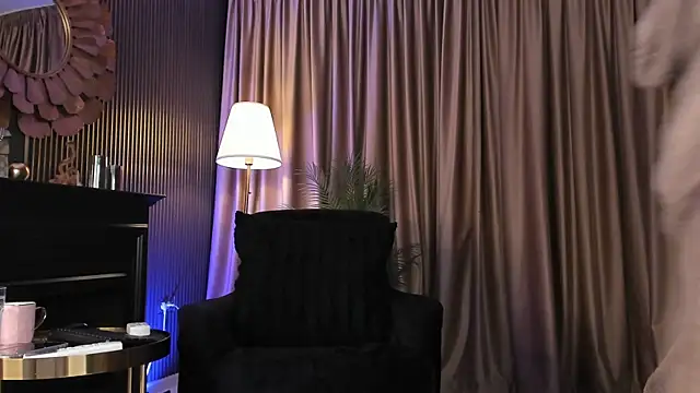 Snapshot of LovingBlondie chatting on 06-21-26, 03:09 LovingBlondie online show from 06-21-26, 03:09
