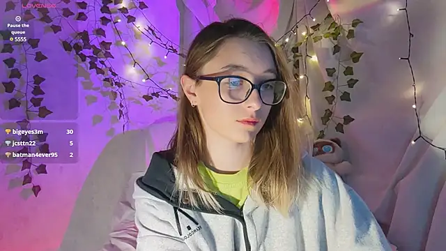 Snapshot of monlight__dana chatting on 12-02-24, 02:30 monlight dana online show from 12-02-24, 02:30