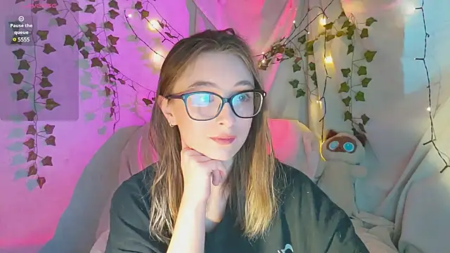 Snapshot of monlight__dana chatting on 12-06-24, 11:54 monlight dana online show from 12-06-24, 11:54