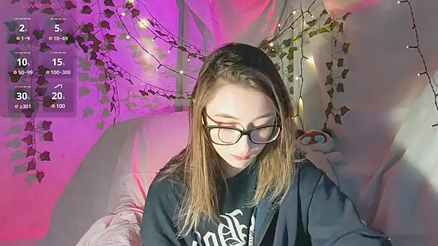 Snapshot of monlight__dana chatting on 12-07-24, 01:29 monlight dana online show from 12-07-24, 01:29