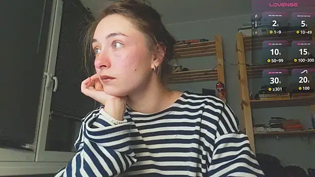 Snapshot of monlight__dana chatting on 12-05-25, 03:41 monlight dana online show from 12-05-25, 03:41