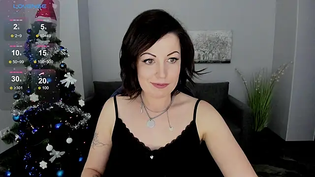 Snapshot of Emily_Midlton chatting on 12-28-24, 04:30 Emily Midlton online show from 12-28-24, 04:30