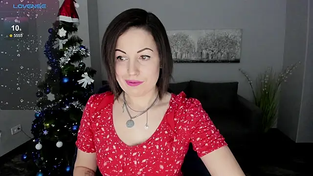 Snapshot of Emily_Midlton chatting on 12-30-24, 12:54 Emily Midlton online show from 12-30-24, 12:54