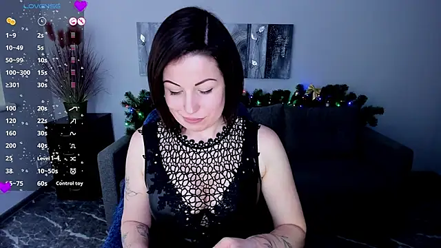 Snapshot of Emily_Midlton chatting on 01-07-25, 10:32 Emily Midlton online show from 01-07-25, 10:32