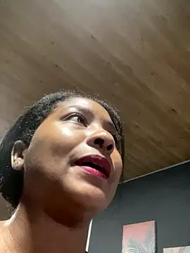 Snapshot of Berry_Bans chatting on 10-30-25, 12:39 Berry Bans online show from 10-30-25, 12:39