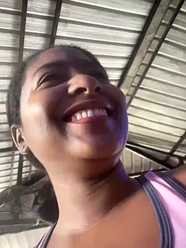 Snapshot of Berry_Bans chatting on 12-04-25, 05:21 Berry Bans online show from 12-04-25, 05:21