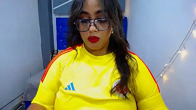 Snapshot of Mady_Kolemam chatting on 10-14-25, 09:59 Mady Kolemam online show from 10-14-25, 09:59