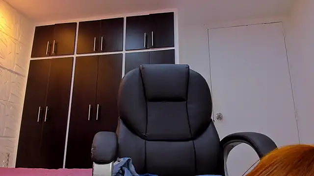 Charlotte Ice1 online show from 10-29-25, 05:36