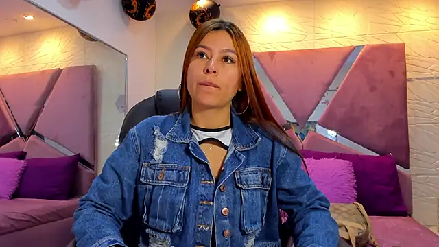 Charlotte Ice1 online show from 11-13-25, 05:01