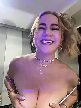 Snapshot of LARIANA_RIVERA23 chatting on 03-04-25, 03:11 LARIANA RIVERA23 online show from 03-04-25, 03:11