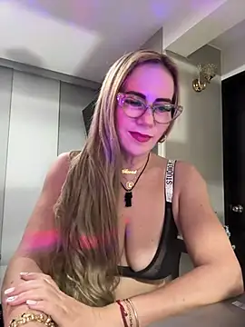 Snapshot of LARIANA_RIVERA23 chatting on 03-09-25, 06:06 LARIANA RIVERA23 online show from 03-09-25, 06:06