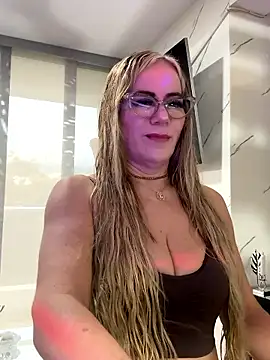 Snapshot of LARIANA_RIVERA23 chatting on 01-15-26, 09:40 LARIANA RIVERA23 online show from 01-15-26, 09:40