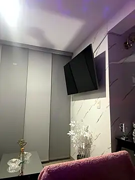 Snapshot of LARIANA_RIVERA23 chatting on 01-19-26, 04:49 LARIANA RIVERA23 online show from 01-19-26, 04:49