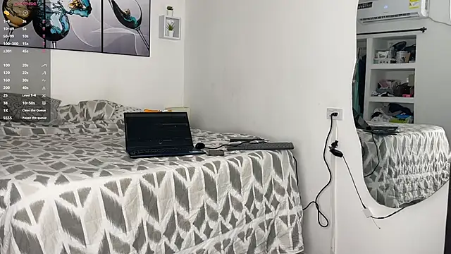 wendy alejo1712 online show from 10-31-25, 12:33