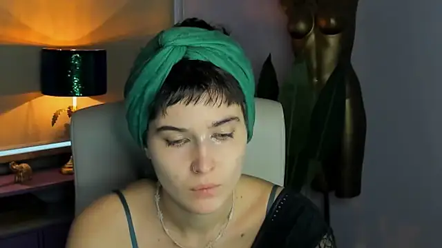 Snapshot of sarah_perfect chatting on 10-06-25, 01:19 sarah perfect online show from 10-06-25, 01:19