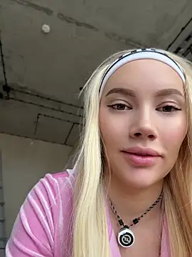 Bestie Online online show from 06-15-26, 06:48
