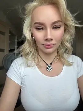 Bestie Online online show from 07-13-26, 07:33