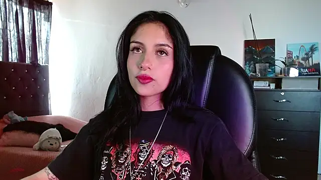 Snapshot of Ary_Pieerce chatting on 10-24-25, 09:44 Ary Pieerce online show from 10-24-25, 09:44