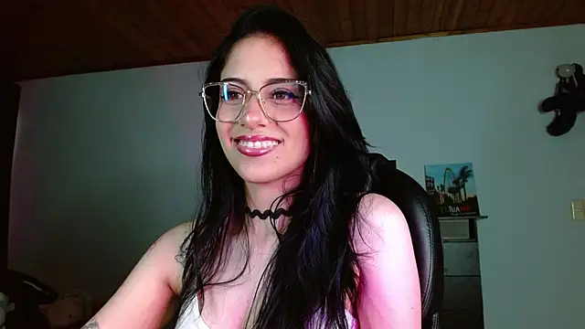 Snapshot of Ary_Pieerce chatting on 11-26-25, 10:55 Ary Pieerce online show from 11-26-25, 10:55