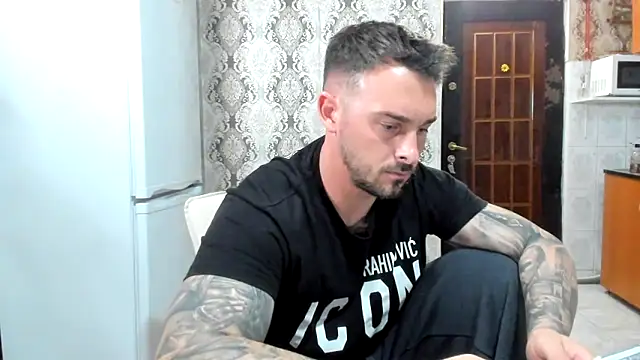 Snapshot of Jonmusclemaster chatting on 05-12-26, 08:28 Jonmusclemaster online show from 05-12-26, 08:28
