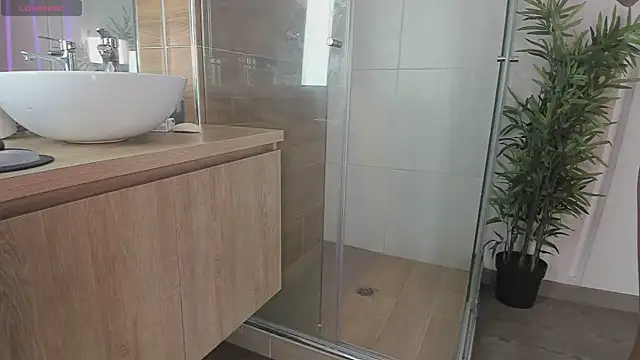 Snapshot of Angelbae- chatting on 01-29-25, 04:19 Angelbae- online show from 01-29-25, 04:19