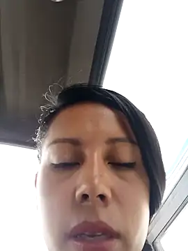 Snapshot of _andrea30 chatting on 12-17-24, 04:32 andrea30 online show from 12-17-24, 04:32