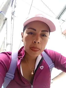 Snapshot of _andrea30 chatting on 02-25-25, 03:27 andrea30 online show from 02-25-25, 03:27