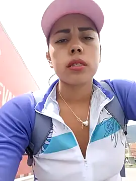 Snapshot of _andrea30 chatting on 03-06-25, 03:45 andrea30 online show from 03-06-25, 03:45