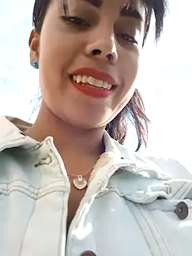 Snapshot of _andrea30 chatting on 03-21-25, 12:39 andrea30 online show from 03-21-25, 12:39