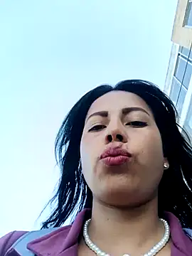 Snapshot of _andrea30 chatting on 09-09-25, 11:43 andrea30 online show from 09-09-25, 11:43