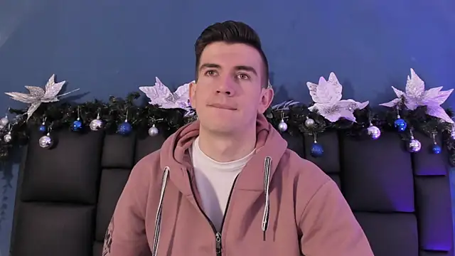 MikaelSlow online show from 12-18-25, 04:07