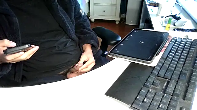 Snapshot of big-pig chatting on 11-23-25, 08:03 big-pig online show from 11-23-25, 08:03