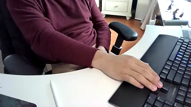 Snapshot of big-pig chatting on 02-02-26, 02:10 big-pig online show from 02-02-26, 02:10