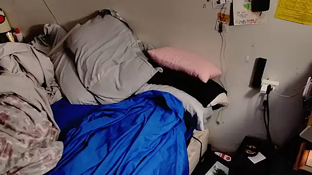 Snapshot of ROCKHARDDADDY86 chatting on 01-13-26, 06:13 ROCKHARDDADDY86 online show from 01-13-26, 06:13