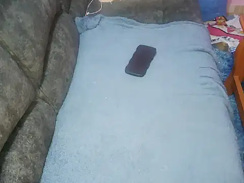 petitev online show from 10-15-25, 04:12