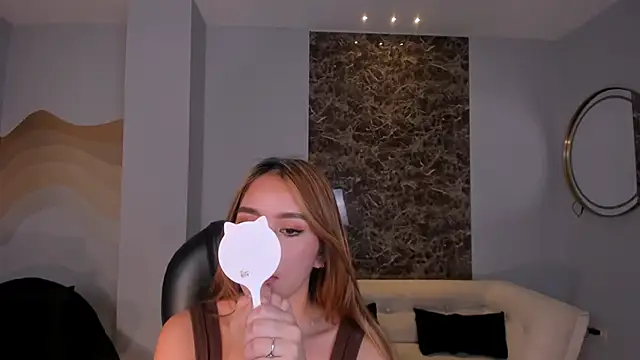 Snapshot of CarolineGraceX chatting on 01-06-25, 10:57 CarolineGraceX online show from 01-06-25, 10:57