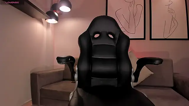 Snapshot of DonnaStonne chatting on 02-08-25, 10:51 DonnaStonne online show from 02-08-25, 10:51