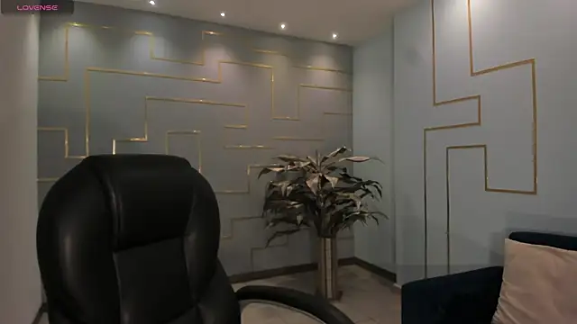 Snapshot of DonnaStonne chatting on 02-23-25, 05:50 DonnaStonne online show from 02-23-25, 05:50