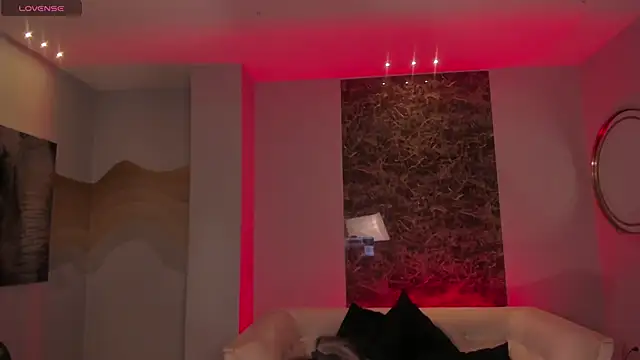 Snapshot of DonnaStonne chatting on 03-09-25, 01:56 DonnaStonne online show from 03-09-25, 01:56