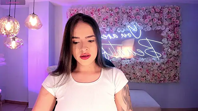 Snapshot of DonnaStonne chatting on 10-13-25, 12:32 DonnaStonne online show from 10-13-25, 12:32