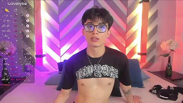 Snapshot of cherryy_boy chatting on 02-18-25, 07:09 cherryy boy online show from 02-18-25, 07:09