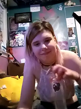 Snapshot of Esteem369 chatting on 03-22-25, 01:43 Esteem369 online show from 03-22-25, 01:43