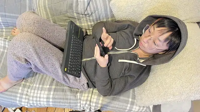 luxgray online show from 10-16-25, 01:06