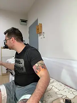 Snapshot of JayXCee_Official chatting on 12-14-24, 04:56 JayXCee Official online show from 12-14-24, 04:56