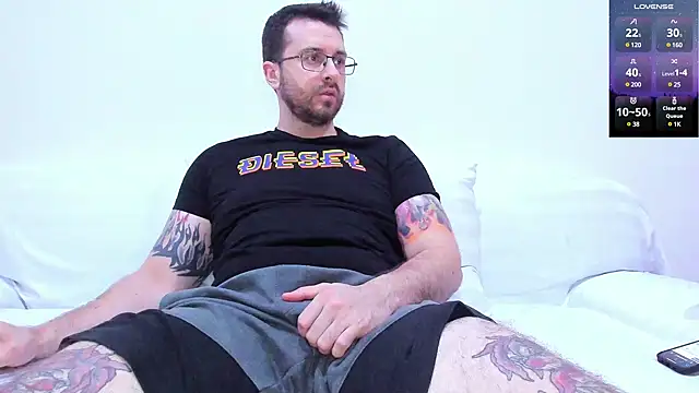 Snapshot of JayXCee_Official chatting on 12-28-24, 03:37 JayXCee Official online show from 12-28-24, 03:37