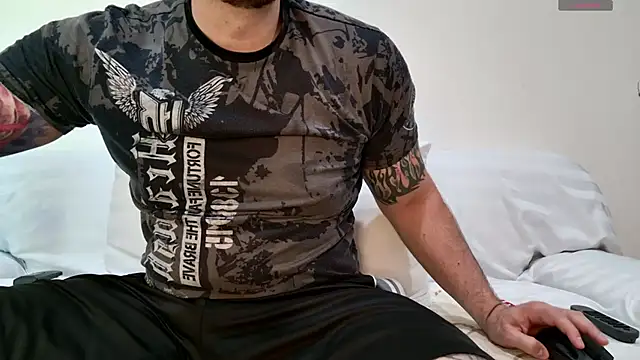 Snapshot of JayXCee_Official chatting on 01-06-25, 04:26 JayXCee Official online show from 01-06-25, 04:26