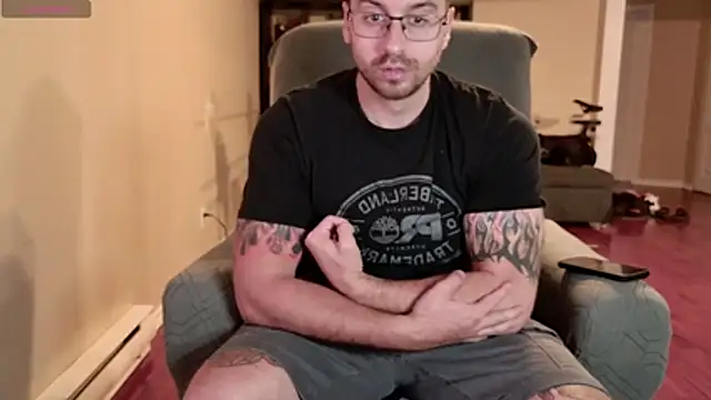 Snapshot of JayXCee_Official chatting on 10-16-25, 12:00 JayXCee Official online show from 10-16-25, 12:00