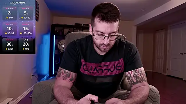 Snapshot of JayXCee_Official chatting on 11-17-25, 04:46 JayXCee Official online show from 11-17-25, 04:46